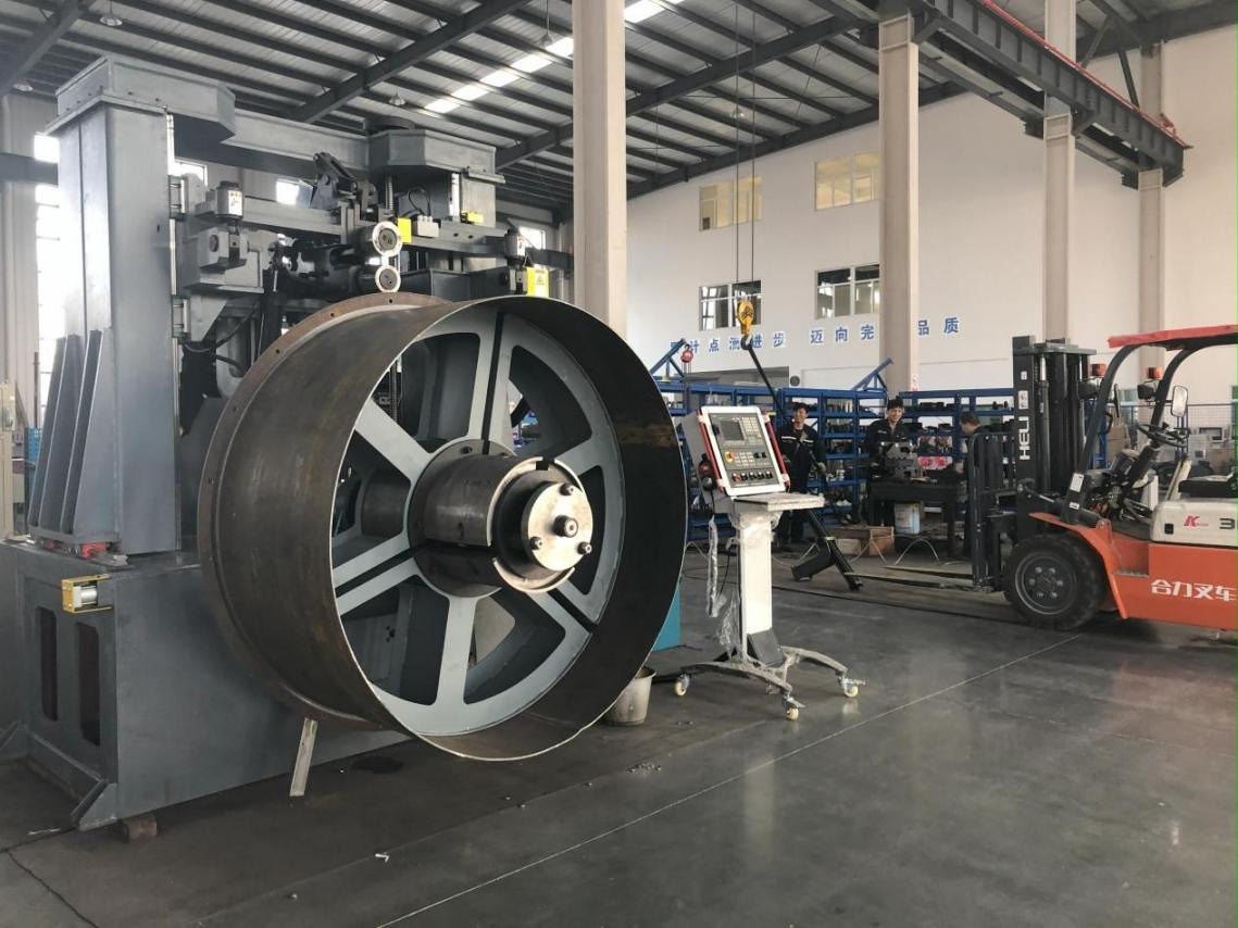 CNC flanging machine